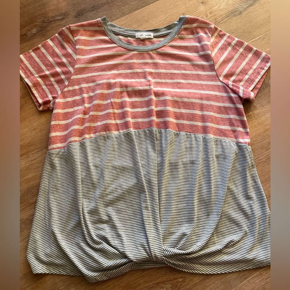 Eyeshadow Top with knot on front